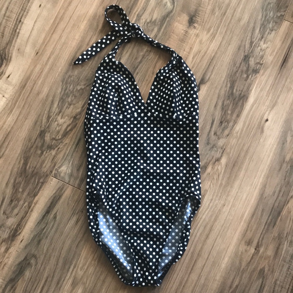 B&W polka dot one piece swimsuit. Super cute!
